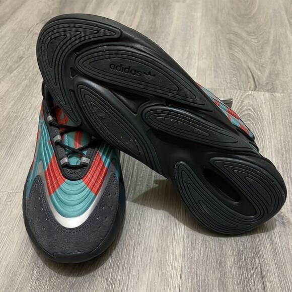 Athletic_Shoes